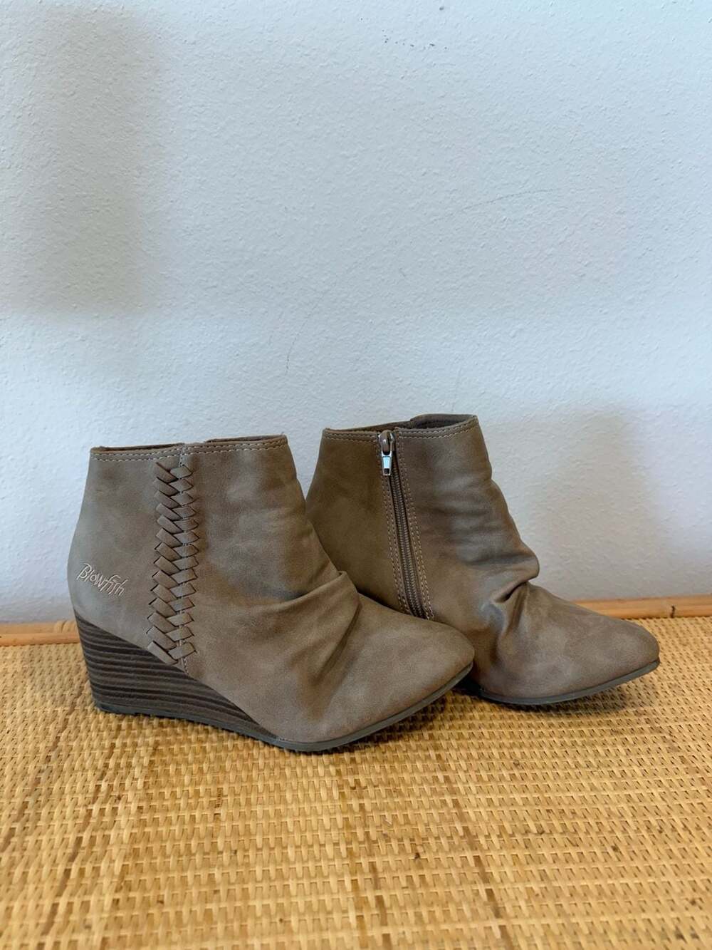 Blowfish Luminate Wedge Booties Size 7 Taupe Ruched Side Zip